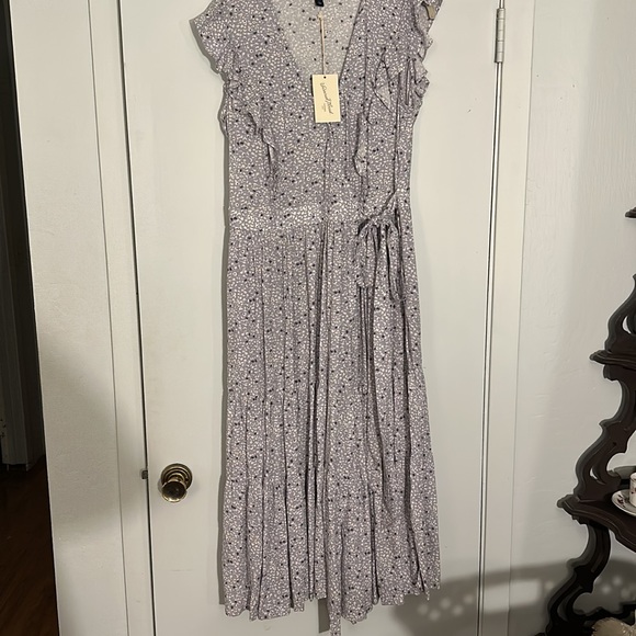 Universal threads dress - Picture 5 of 5